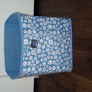 Blue Daisy Print Store Basket